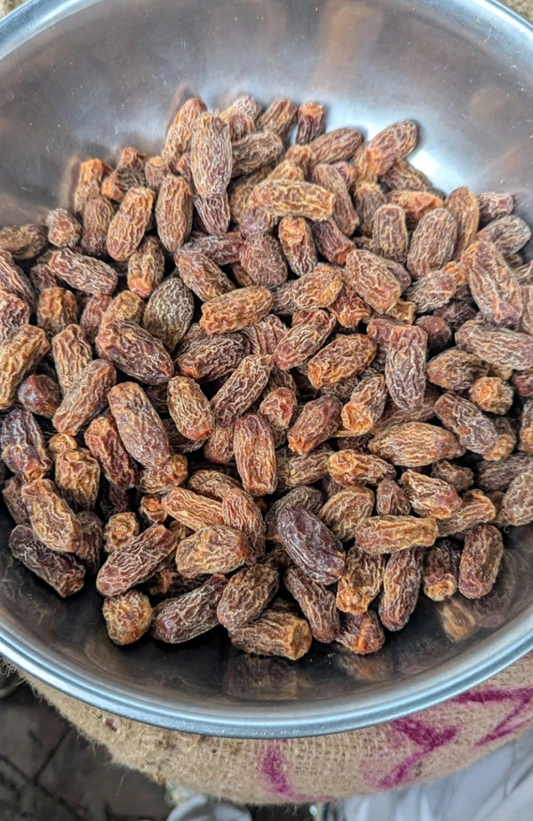 Black Dry Dates Semi Bold - 25