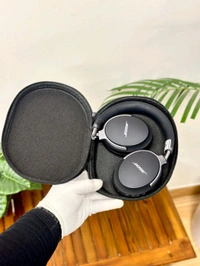 BoOse Headphones - Black