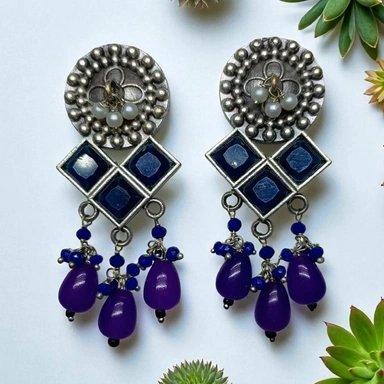 DANGLER EARRINGS