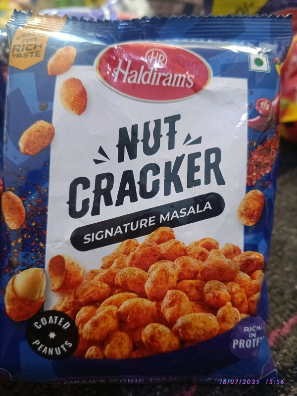 Haldiram's

NOT CRACKER

SIGNATURE MASALA