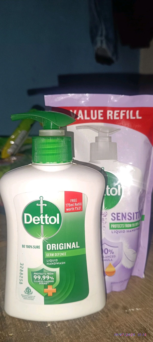 Dettol Hand Wash. 200ml फ्री 175ml Refillworth ₹63