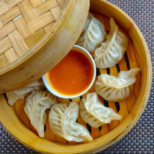 Chicken momos ( Hulf 6 Pieces)