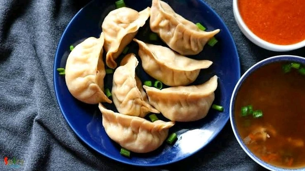 Chicken Momos (Full 12 Pieces)