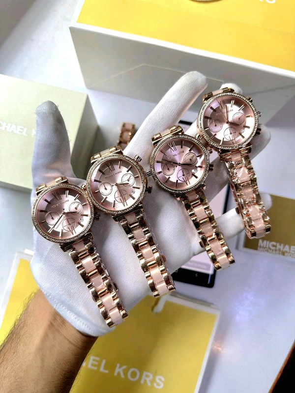 Michael Kors Women Rose-Gold Analogue Watch MK3882 (Free Basic Box)
