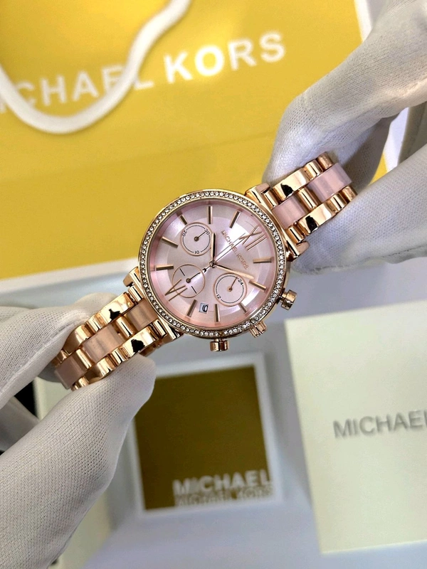 Michael Kors Women Rose-Gold Analogue Watch MK3882 (Free Basic Box)