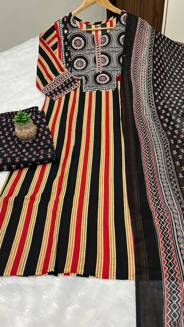 Pure fine Cotton fabric   Kurti with Pant - M