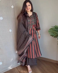 Pure fine Cotton fabric   Kurti with Pant - M