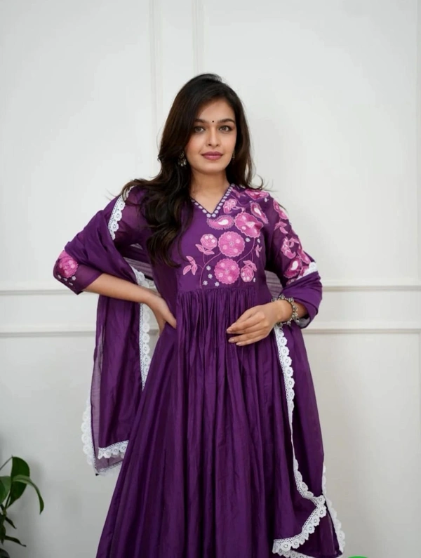 Purple COTTON kurti pent with duppta With beautiful Hand embroidery work - M