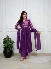 Purple COTTON kurti pent with duppta With beautiful Hand embroidery work - L