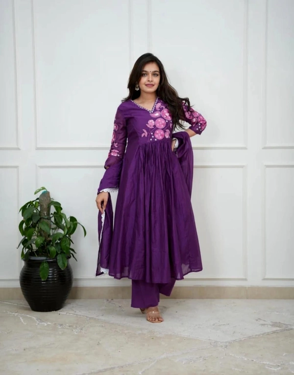 Purple COTTON kurti pent with duppta With beautiful Hand embroidery work - XXL