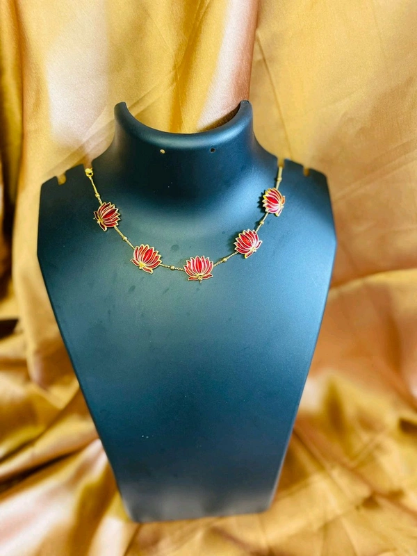LOTUS NECK CHAIN - Chablis
