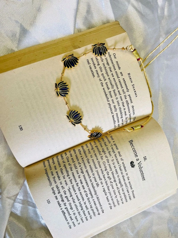 LOTUS NECK CHAIN