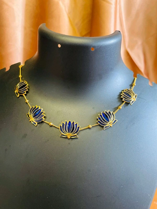 LOTUS NECK CHAIN