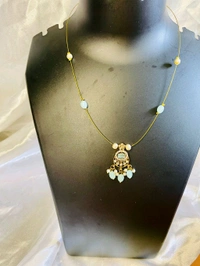 INVISIBLE CHAIN PENDANT 