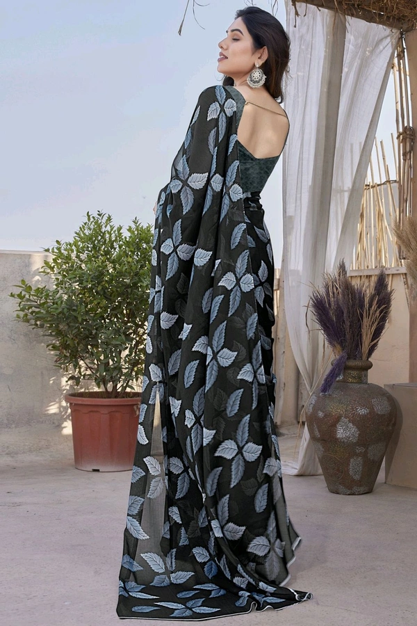 Mirchi Fashion Floral Print Daily Wear Chiffon, Georgette Saree (Black, Grey)