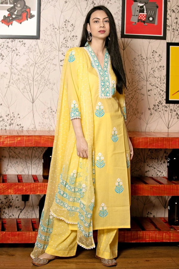 Gosriki Women Cotton Blend Kurta Palazzo Attached Dupatta Set - XL