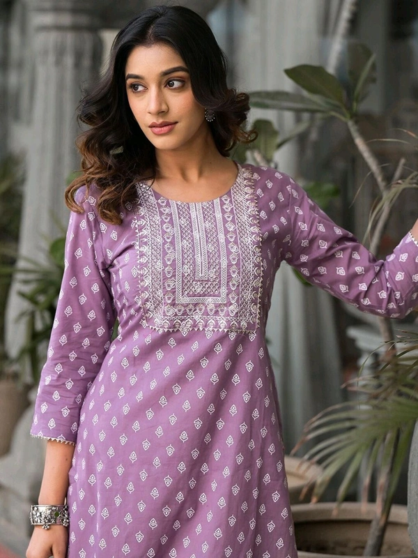 Women Embroidered Pure Cotton Straight Kurta (Purple) - XL