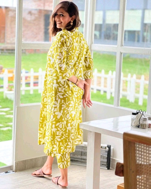 Devdham DEVDHAM 
Women Cotton Rayon Kurta Palazzo Set - S