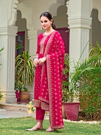 Berrylicious Women Silk Blend Kurta Pant Dupatta Set - S