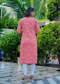 MARKHYA WALA 
Women Printed Cotton Rayon Straight Kurta (Pink) - XS