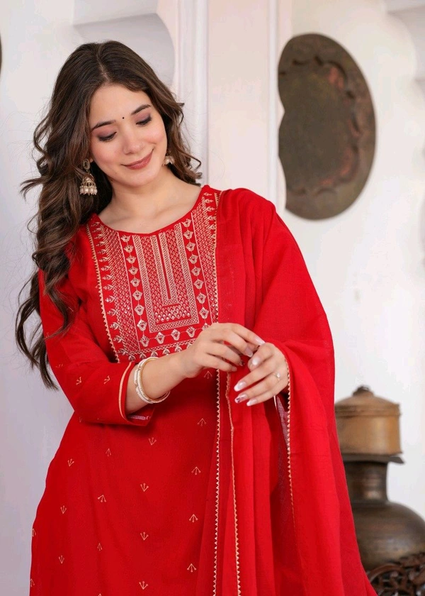 BKApparels Women Kurta Pant Dupatta Set - L