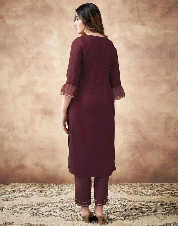 Skylee Women Kurta Pant Dupatta Set - S