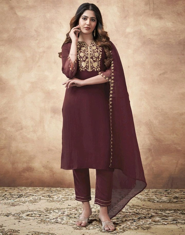 Skylee Women Kurta Pant Dupatta Set - S