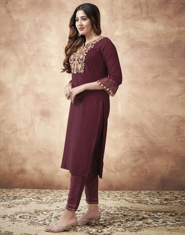Skylee Women Kurta Pant Dupatta Set - S