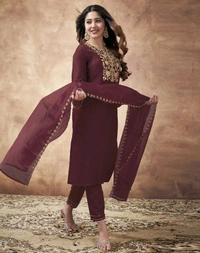 Skylee Women Kurta Pant Dupatta Set - S