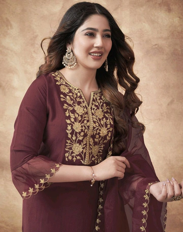 Skylee Women Kurta Pant Dupatta Set - XXL