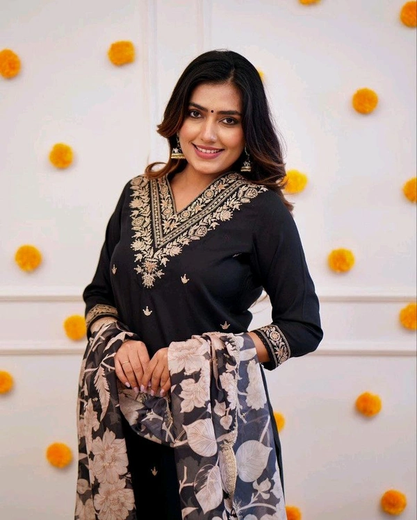 PILUDI 
Women Viscose Rayon Kurta Pant Dupatta Set - XXL