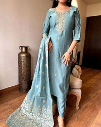 RUPSUNAARI 
Women Chanderi Kurta Pant Dupatta Set - XL