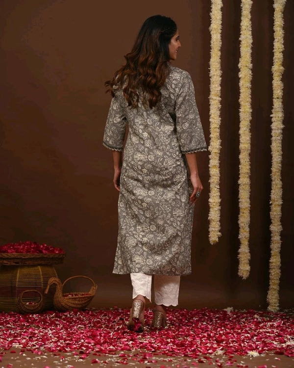 Women Floral Print Pure Cotton A-line Kurta  - S