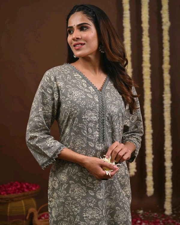 Women Floral Print Pure Cotton A-line Kurta  - S