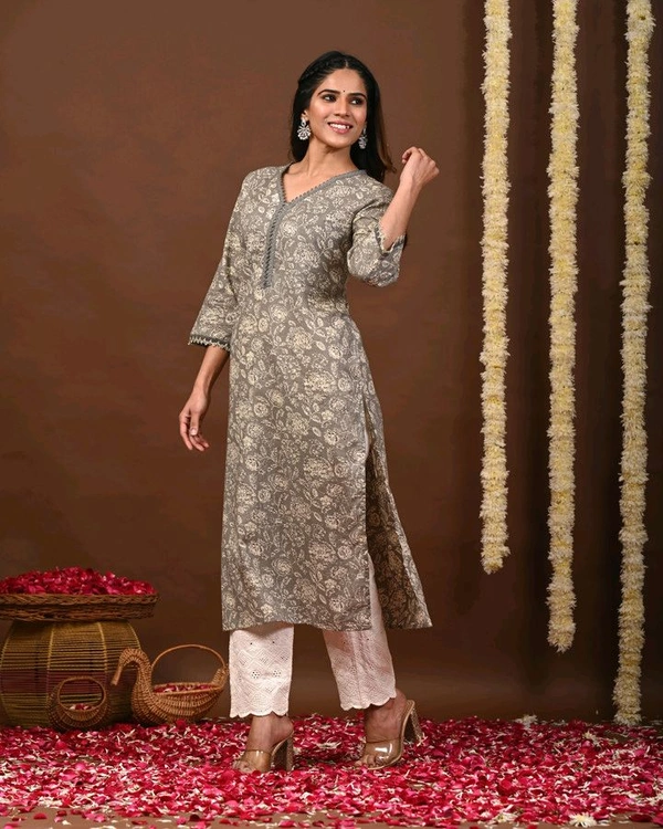 Women Floral Print Pure Cotton A-line Kurta  - S