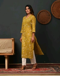 Women Floral Print Pure Cotton A-line Kurta  - L