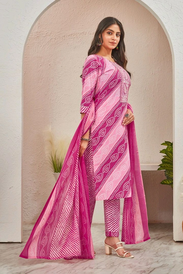 BLACK PATTI 
Kurta, Salwar & Dupatta Set - S