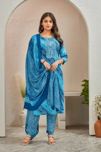 BLACK PATTI 
Kurta, Salwar & Dupatta Set