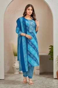BLACK PATTI 
Kurta, Salwar & Dupatta Set - S