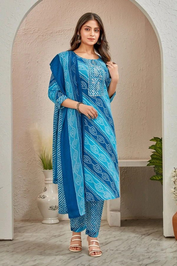 BLACK PATTI 
Kurta, Salwar & Dupatta Set - S