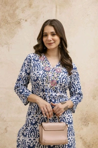Women Embroidered Cotton Blend Straight Kurta (Multicolor) - M