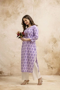Women Embroidered Cotton Blend Straight Kurta (Multicolor) - L