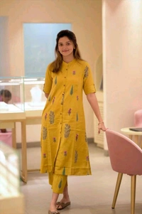 GoSriKi Floral Printed Straight Kurta With Trouser 32400173 - L