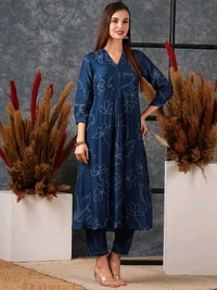 GoSriKi Women Floral Printed Regular Kurta with Trousers - XXL