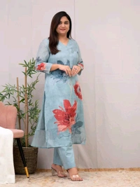 GoSriKi Floral Printed Straight Kurta with Trousers - M