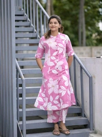 GoSriKi Floral Printed Mandarin Collar A-Line Kurta With Trousers - M