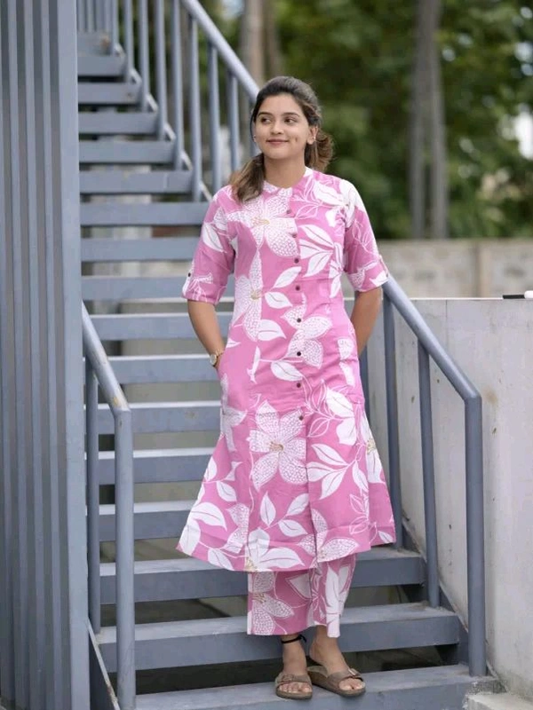 GoSriKi Floral Printed Mandarin Collar A-Line Kurta With Trousers - M