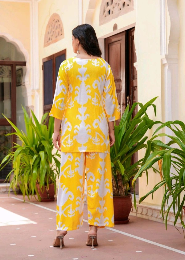 Shobhit shobhit Women Viscose Rayon Kurti Palazzo Set - M