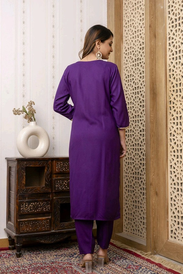 River Of Cloth River of cloth Embroidery Straight Kurta Set Embroidered Kurta, Trouser/Pant & Dupatta Set - M