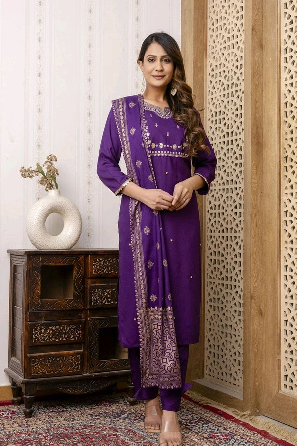 River Of Cloth River of cloth Embroidery Straight Kurta Set Embroidered Kurta, Trouser/Pant & Dupatta Set - M